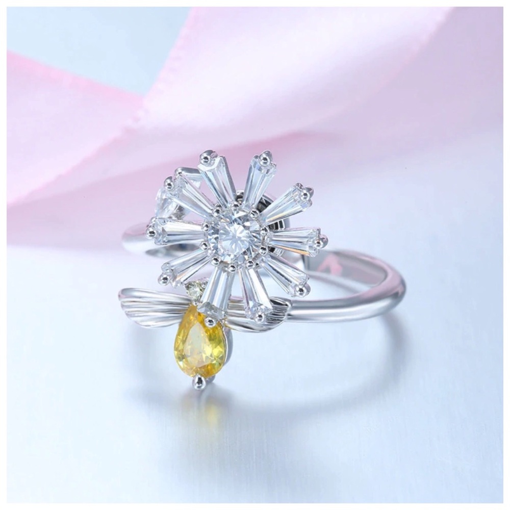 Swarovski Crystals The Giorgi Spin Ring S28 - Picture 3 of 4